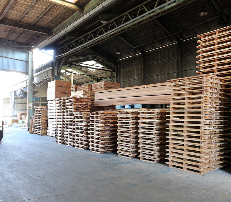  木製パレットは取扱い貨物にあわせた オーダーメイド製造販売を行っております。